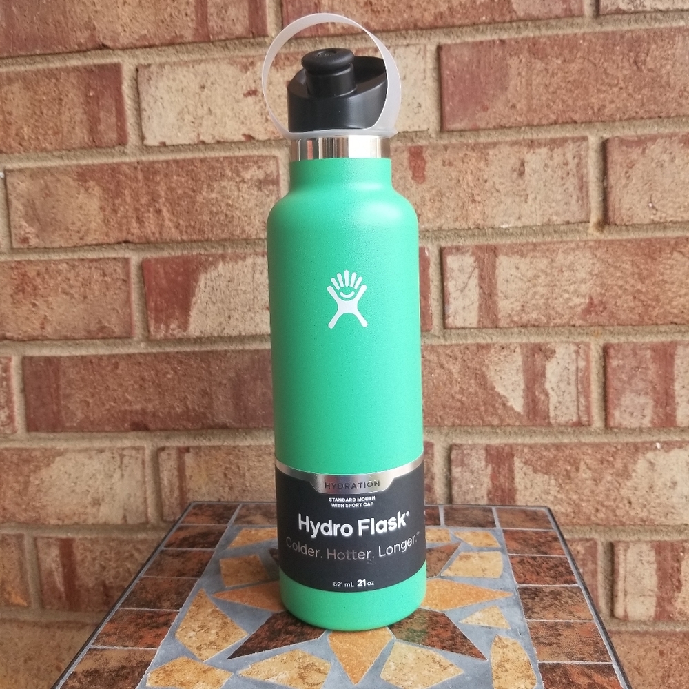 NEW Hydro Flask 21 oz with Sport Cap Spearmint